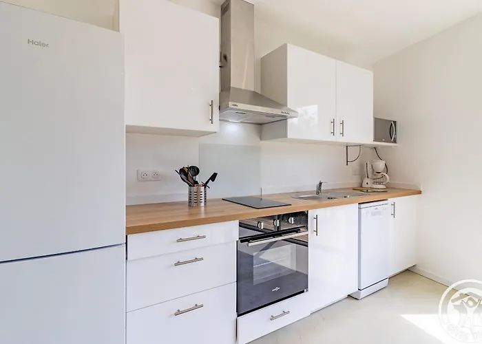 Moderne Avec Jardin Clos Et Animaux Admis Pres De Nantes Et Angers - Fr-1-622-108 *